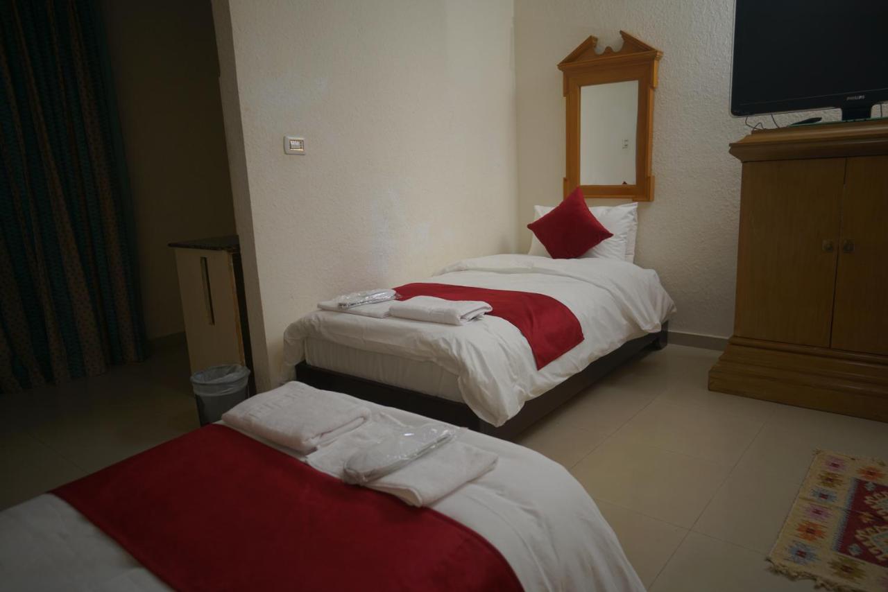Petra Home Hotel Wadi Musa Ngoại thất bức ảnh