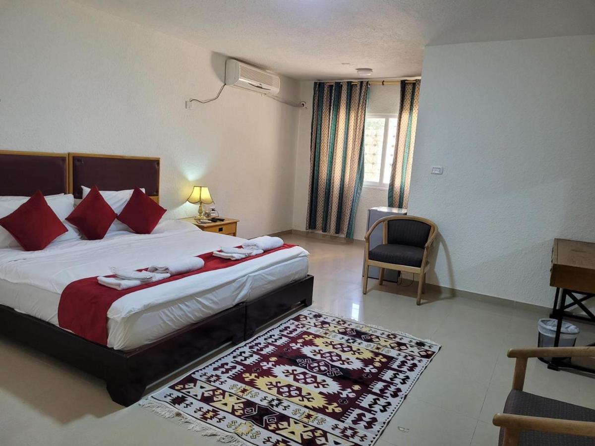 Petra Home Hotel Wadi Musa Ngoại thất bức ảnh